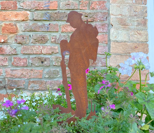 Rusty Metal Soldier Decoration, Tribute, Lest We Forget Display, Rememberance, Garden Feature, Lawn Art, Garden Statue, Army Silhouette, Gift for Veteran, Gift for Him Her