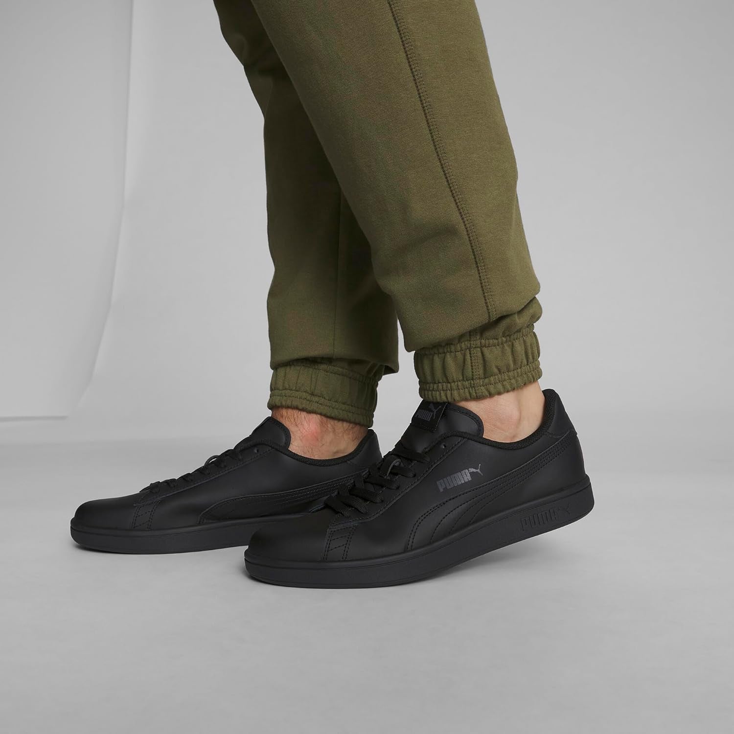 Unisex Smash V2 Llow-Top Sneakers