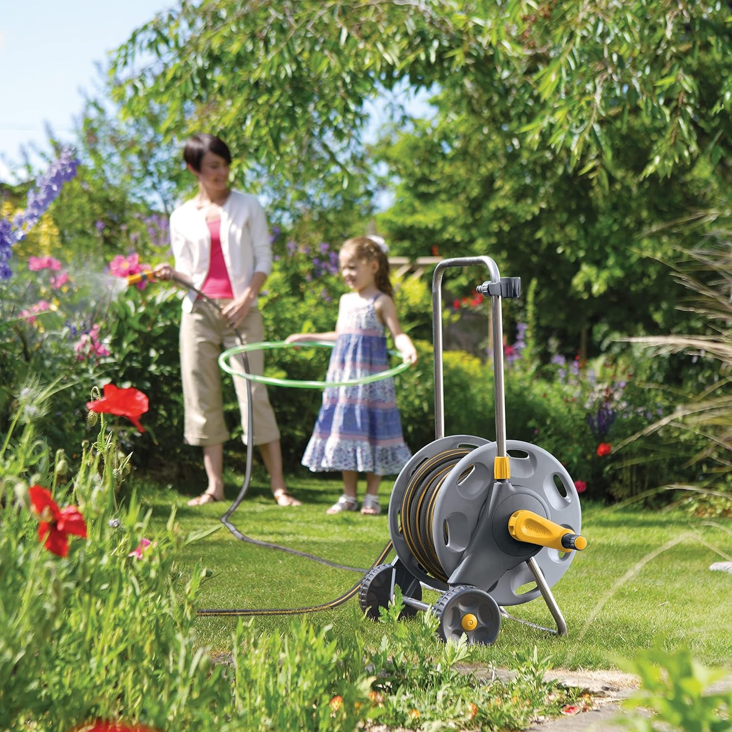- Cart plus 50M of Ultramax Hose (12.5 Mm): Max Capacity 60M, Rewind Handle, Sturdy Frame for General Use, Supplied Assembled, Nozzle and Fittings Included, Grey