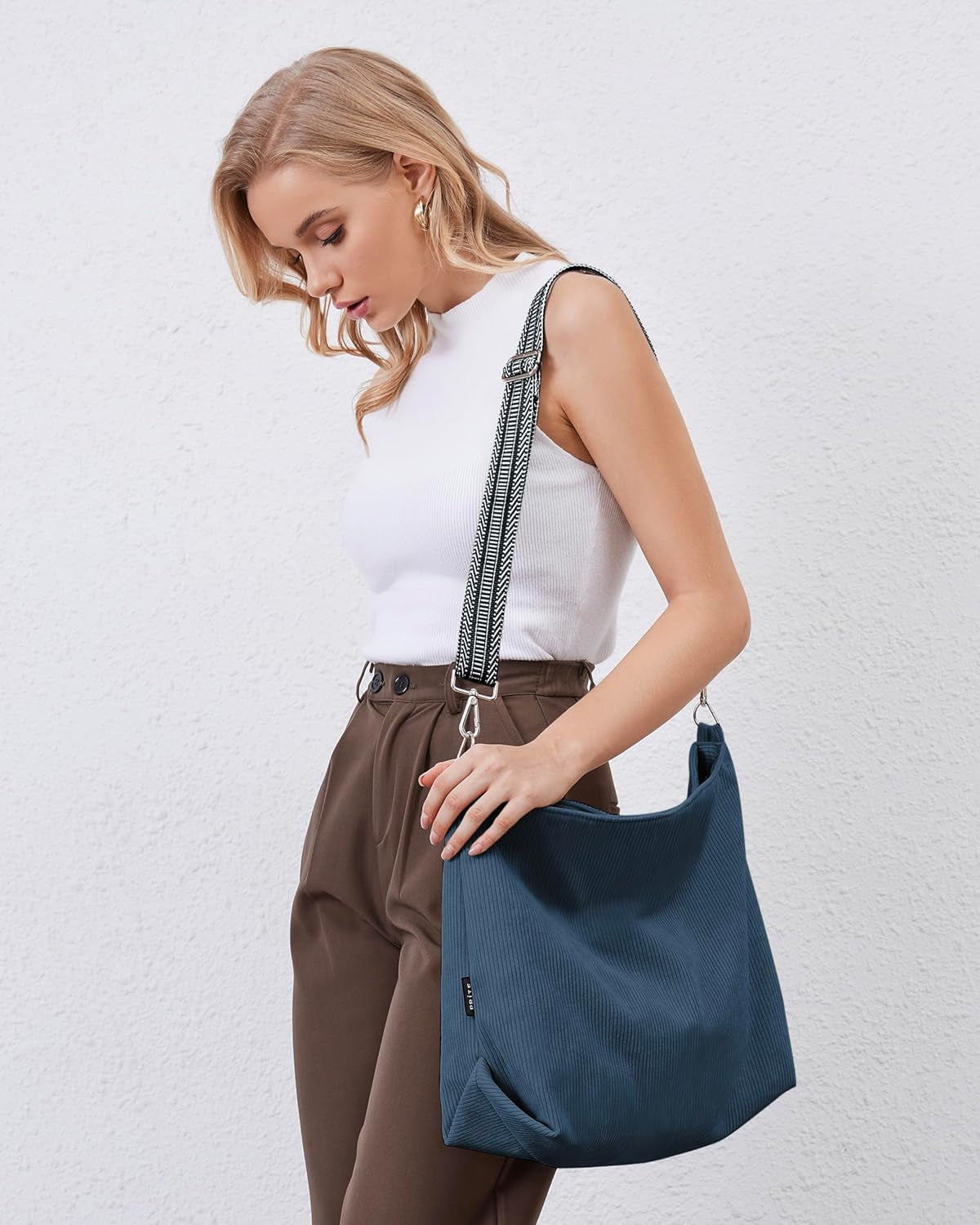 Corduroy Tote Bag for Women with Zipper, Large Capacity Shoulder Bags with Adjustable Strap and Pockets Waterproof Handbag for Work School Shopping Travel College