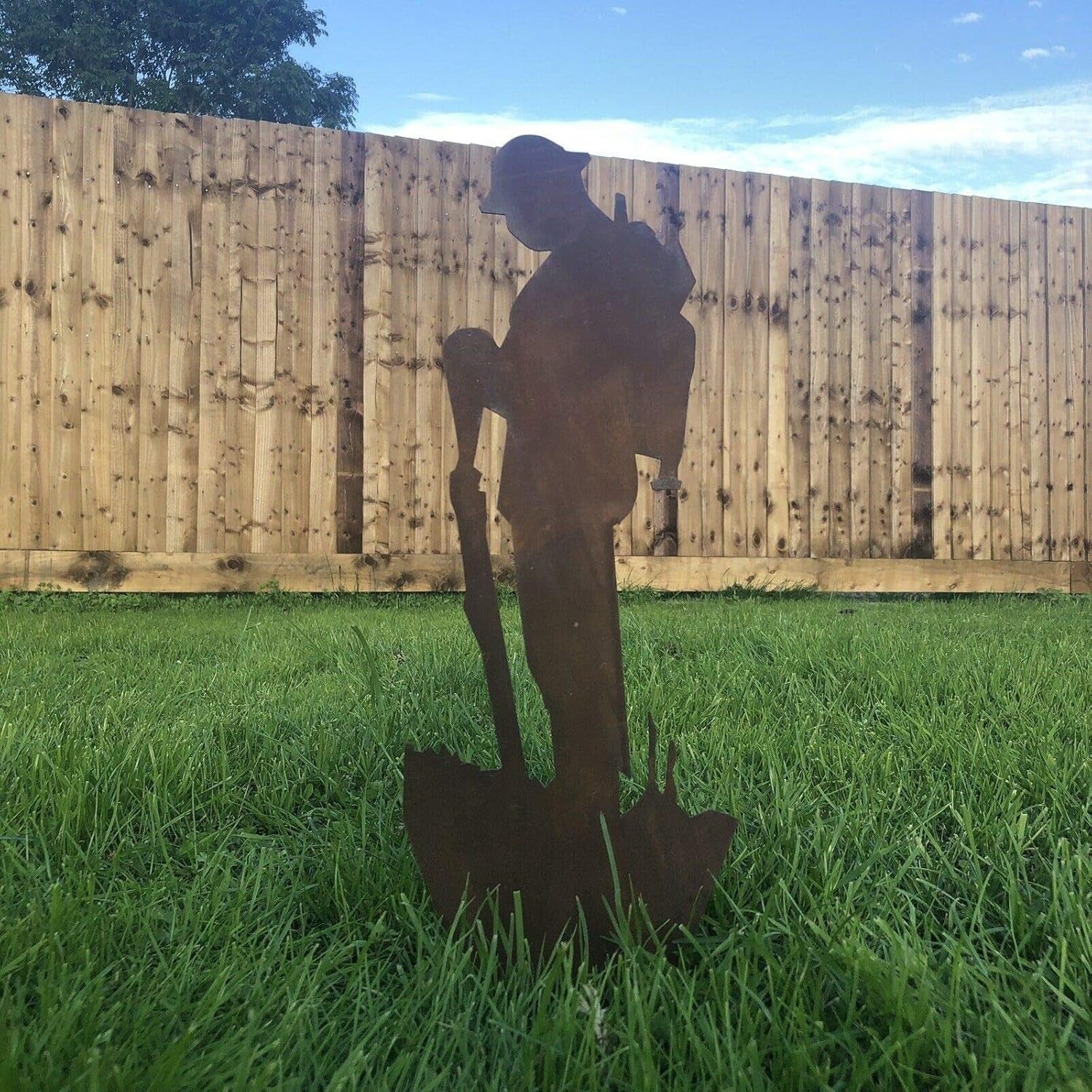 Rusty Metal Soldier Decoration, Tribute, Lest We Forget Display, Rememberance, Garden Feature, Lawn Art, Garden Statue, Army Silhouette, Gift for Veteran, Gift for Him Her