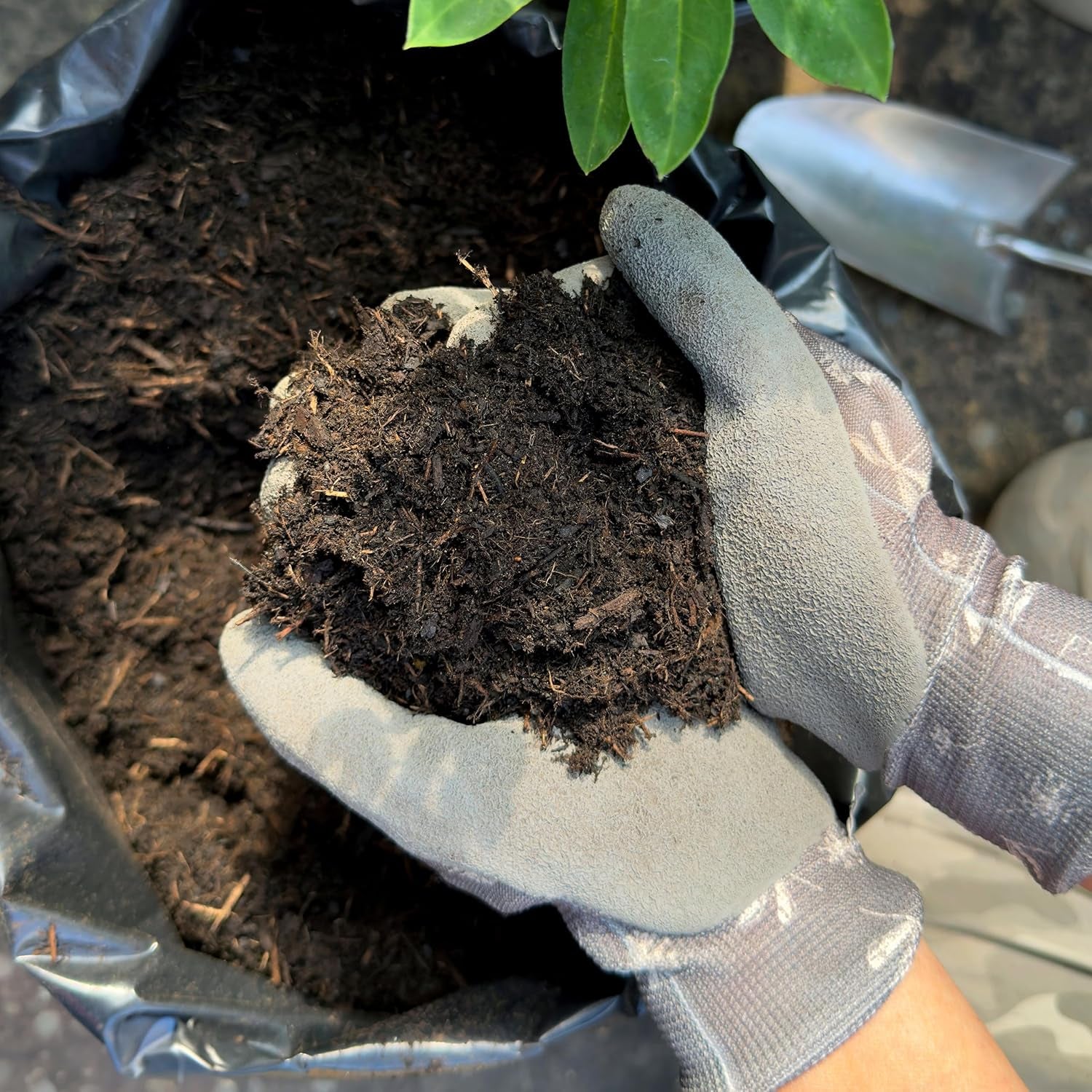 Peat-Free Premium All Purpose Compost 52L, Multi-Purpose Garden Soil Mix for Pots, Containers, Hanging Baskets & Outdoor Plants